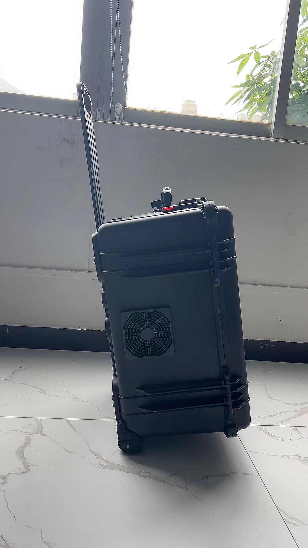 南丹手拉箱型移动通信干扰器